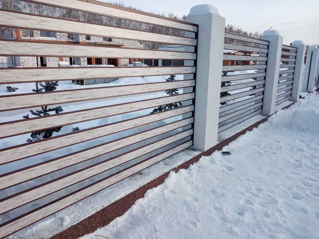 забор-ранчо из металлопланкена 130м каштан красный + беленый дуб фото1 в Твери