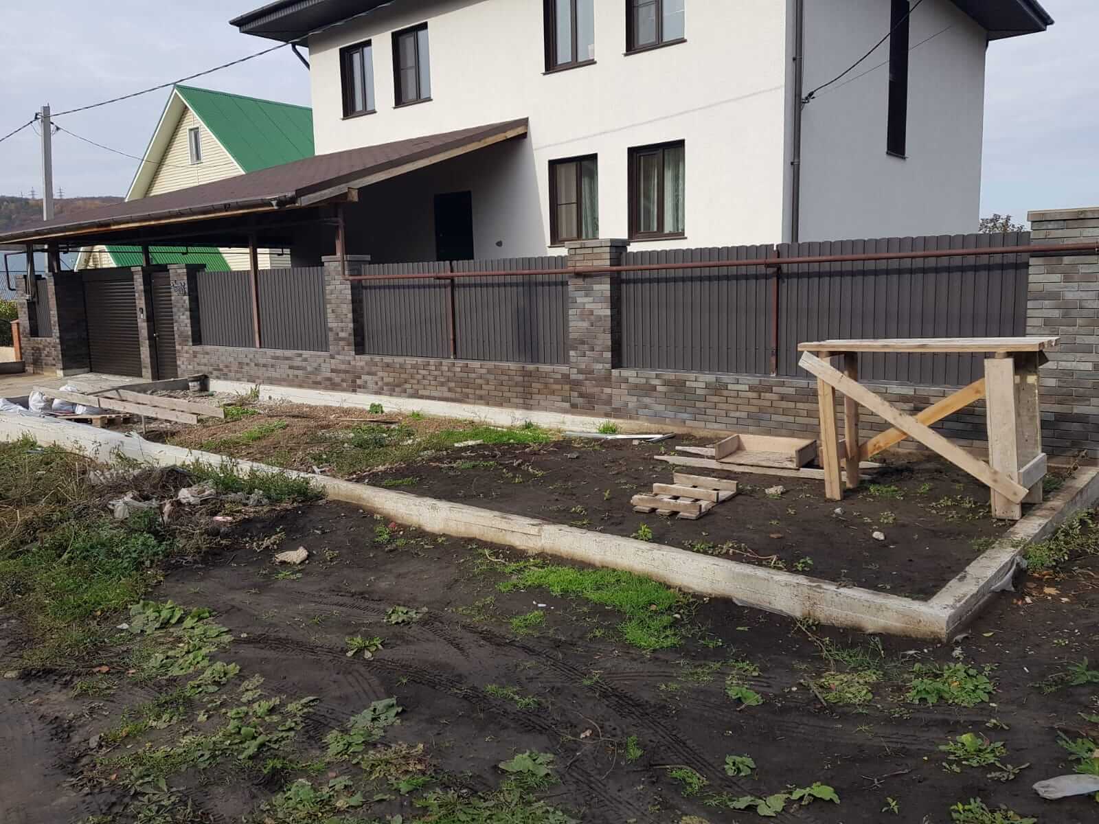 Забор из штакетника 15м RAL8019/8019 Темный Шоколад двусторонний МАТТЕ фото 1 в Твери