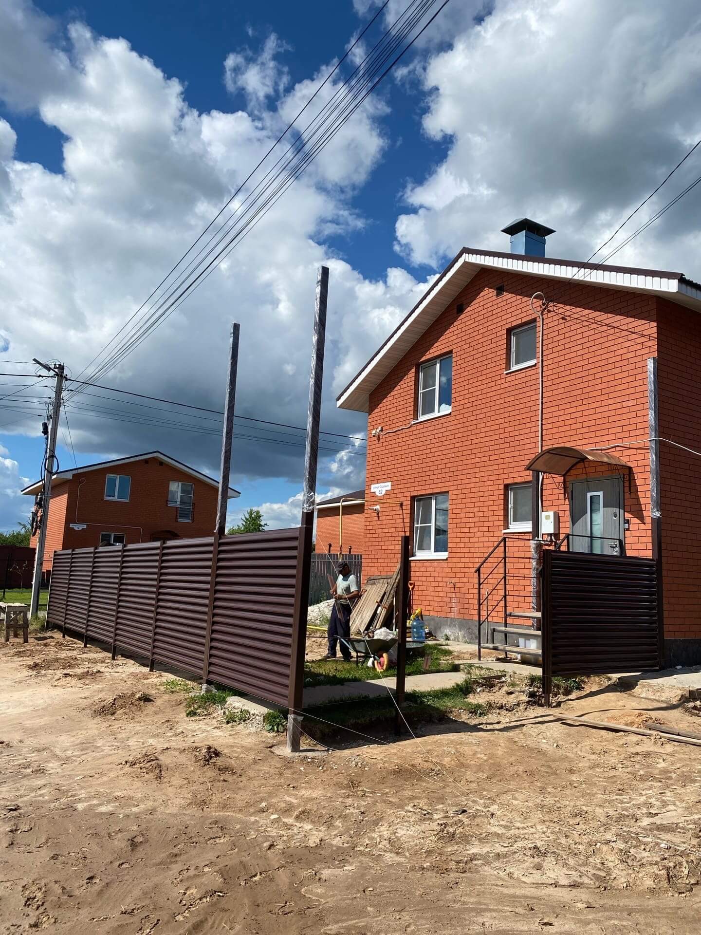Забор-жалюзи из ламелей еврожалюзи 14м RAL8017 Шоколад фото 1 в Твери
