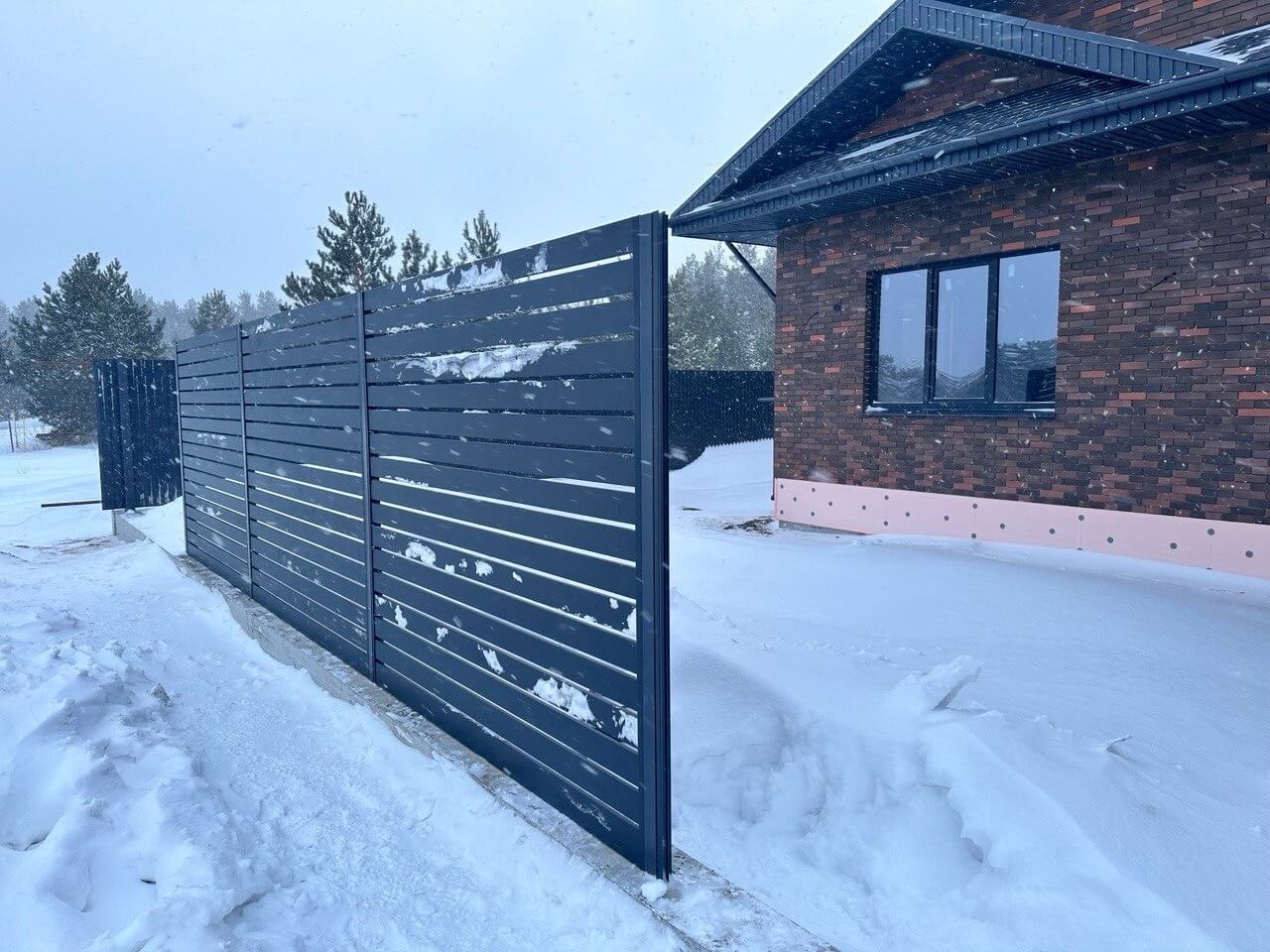 Забор-ранчо из металлопланкена 26м RAL7024 Серый Графит МАТТЕ в Твери