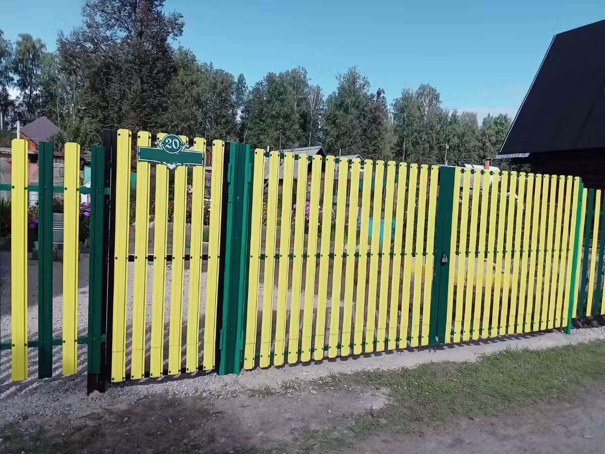 Забор из евроштакетника 13м RAL1018 Желтый в Твери