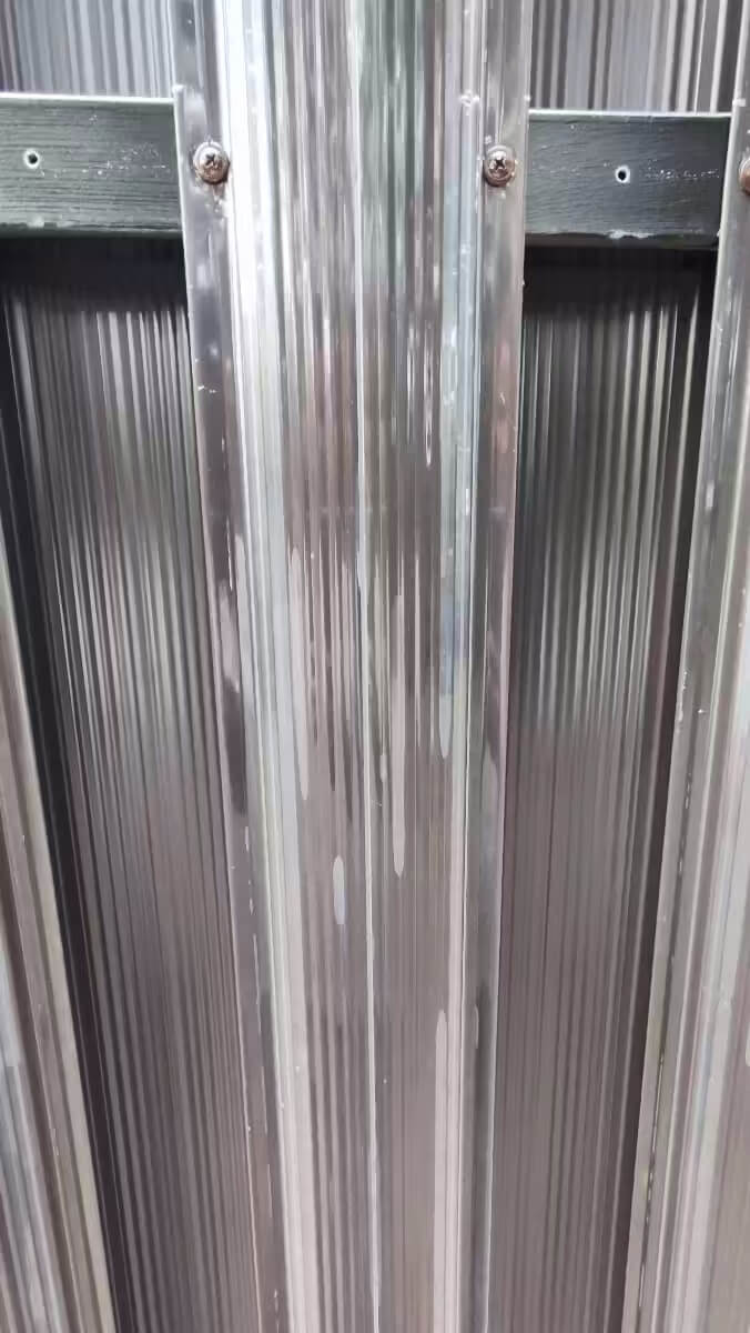Забор из евроштакетника 22м RAL8019/8019 Темный Шоколад двусторонний фото 3 в Твери