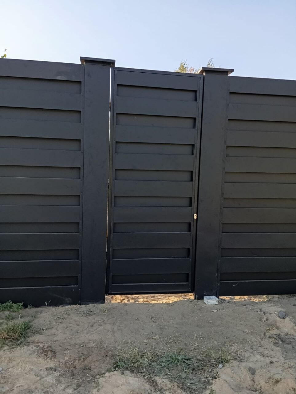 Забор-ранчо из металлопланкена 37м RAL9005 Черный МАТТЕ фото 3 в Твери