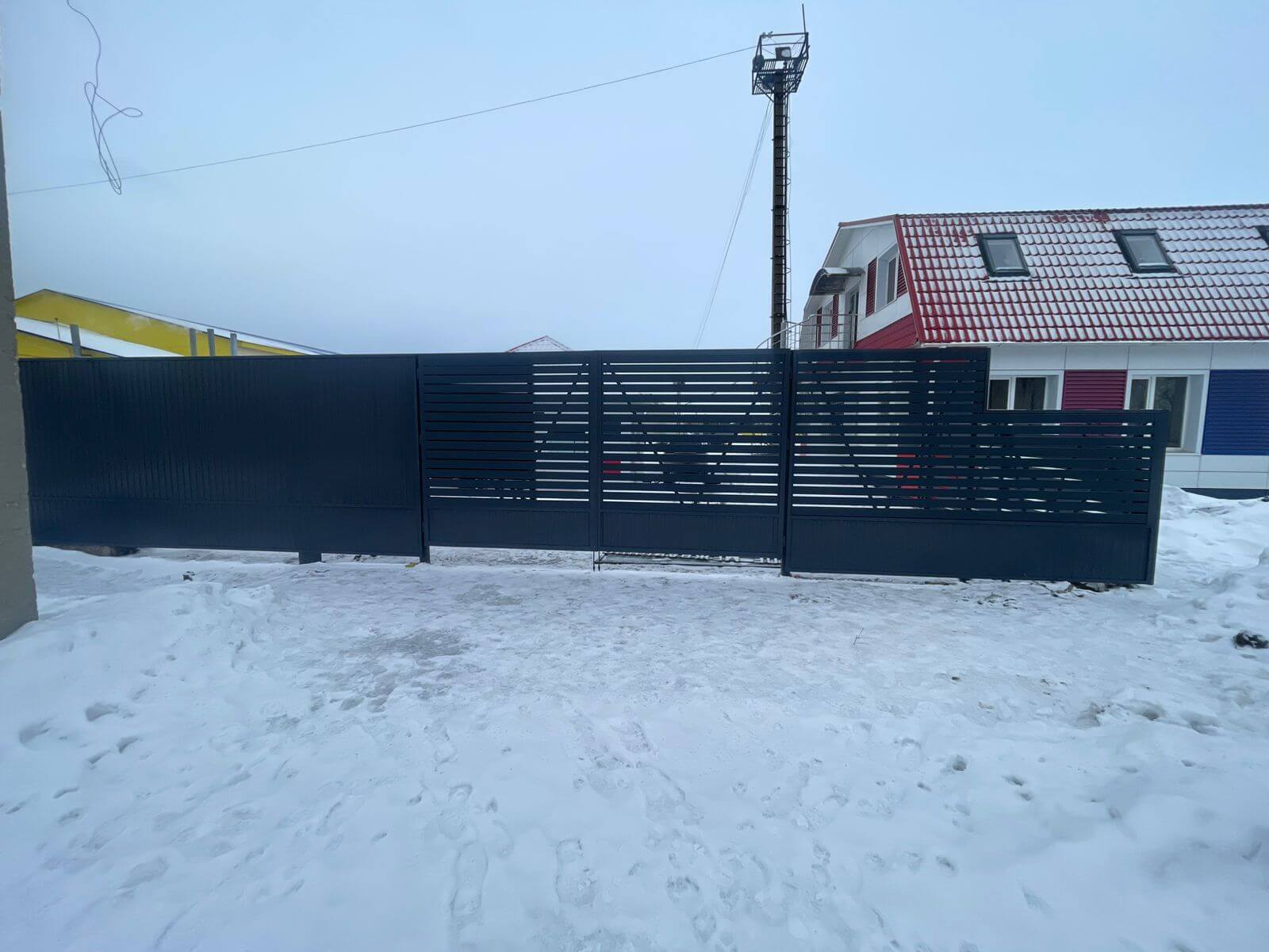 Забор-ранчо из металлического планкена 11м RAL7024 Серый Графит фото 2 в Твери
