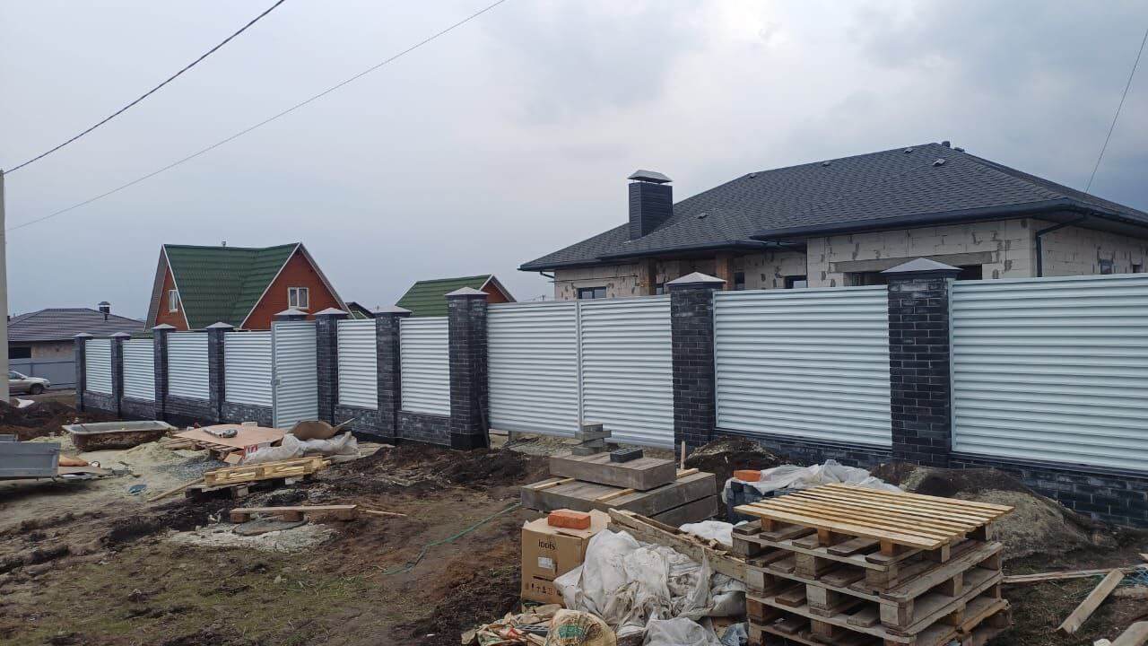 Забор-жалюзи из ламелей ЭКО-Z 94м RAL9003/9003 Белый двусторонний фото 2 в Твери