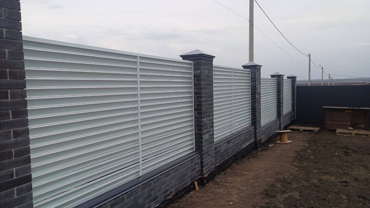 Забор-жалюзи из ламелей ЭКО-Z 94м RAL9003/9003 Белый двусторонний фото 1 в Твери