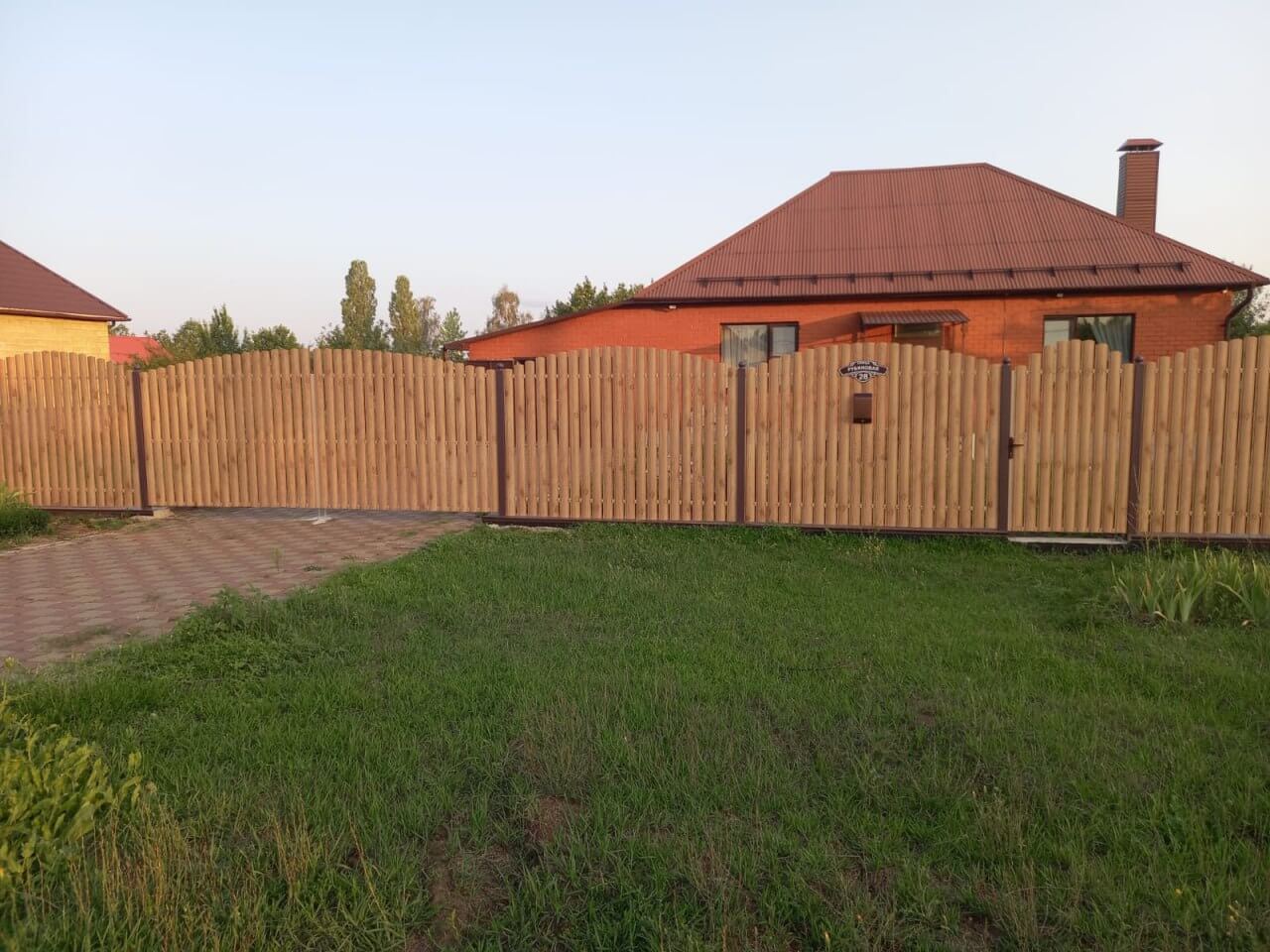 Забор из евроштакетника 24м Клен Светлый SteelArt фото 3 в Твери
