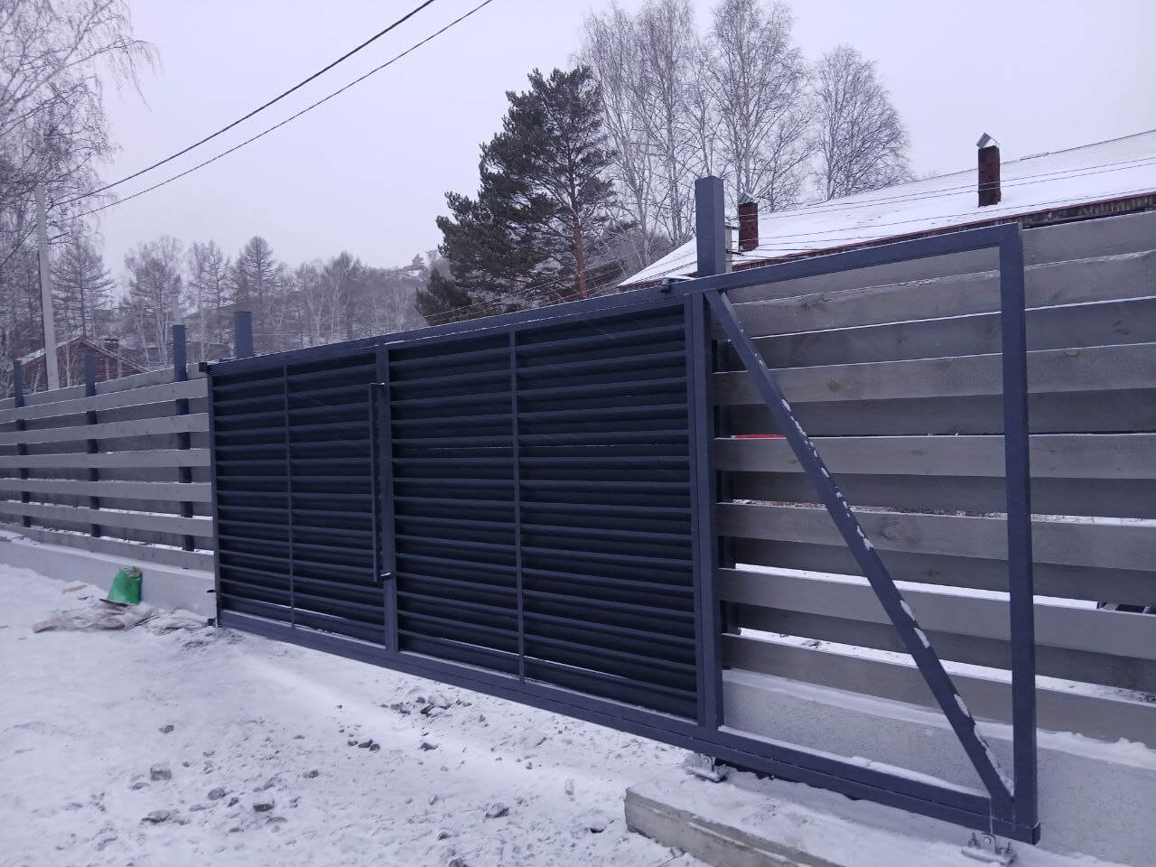Входная группа из ламелей Хай-Тек RAL7024/7024 Серый Графит двусторонний МАТТЕ фото 4 в Твери