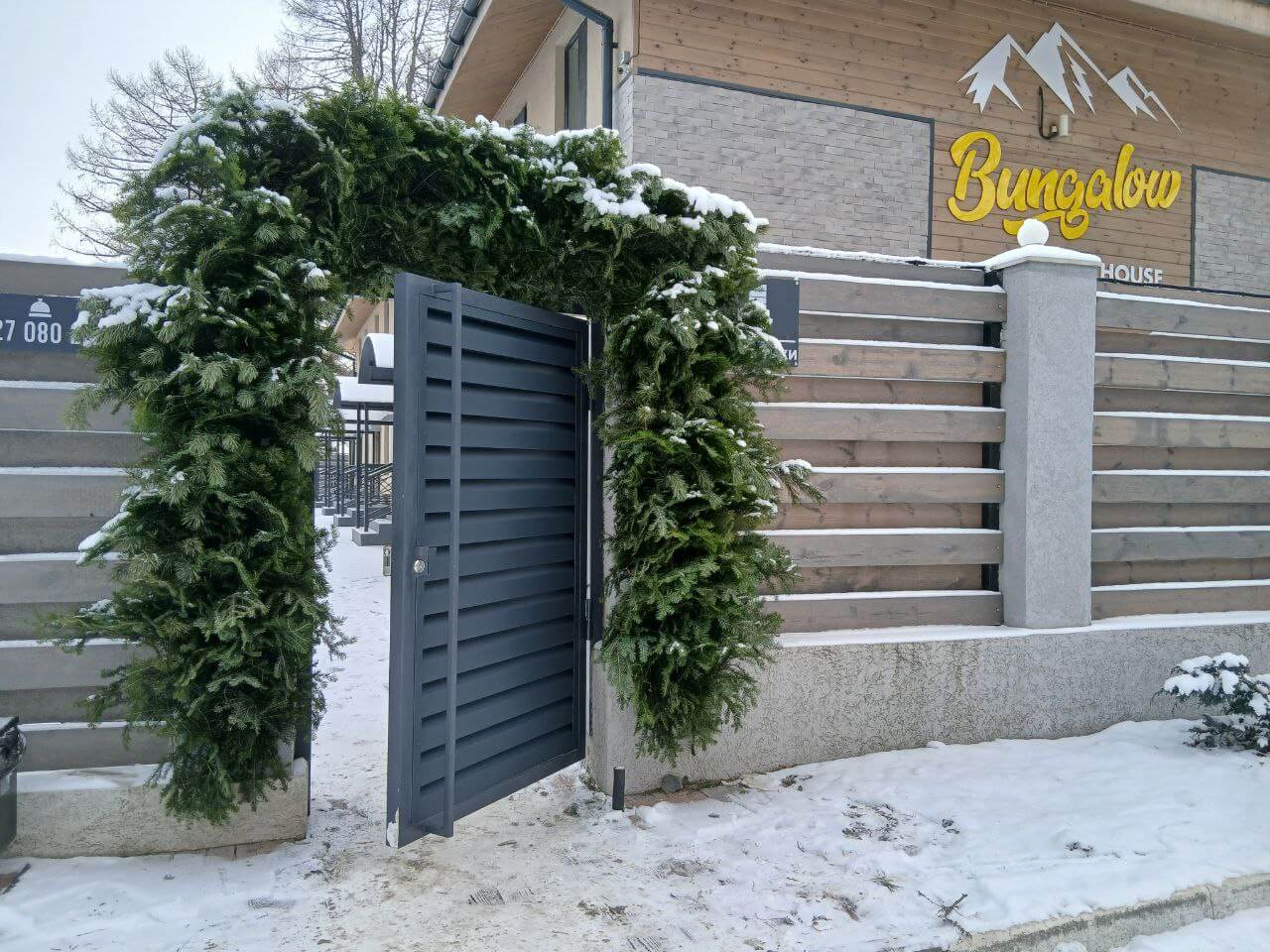 Входная группа из ламелей Хай-Тек RAL7024/7024 Серый Графит двусторонний МАТТЕ фото 15 в Твери