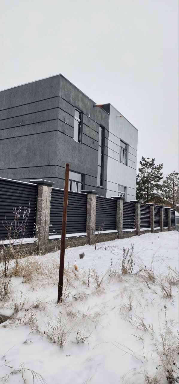 Забор-жалюзи из ламелей ЭКО-Z 66м RAL9005/9005 Черный двусторонний МАТТЕ фото 1 в Твери