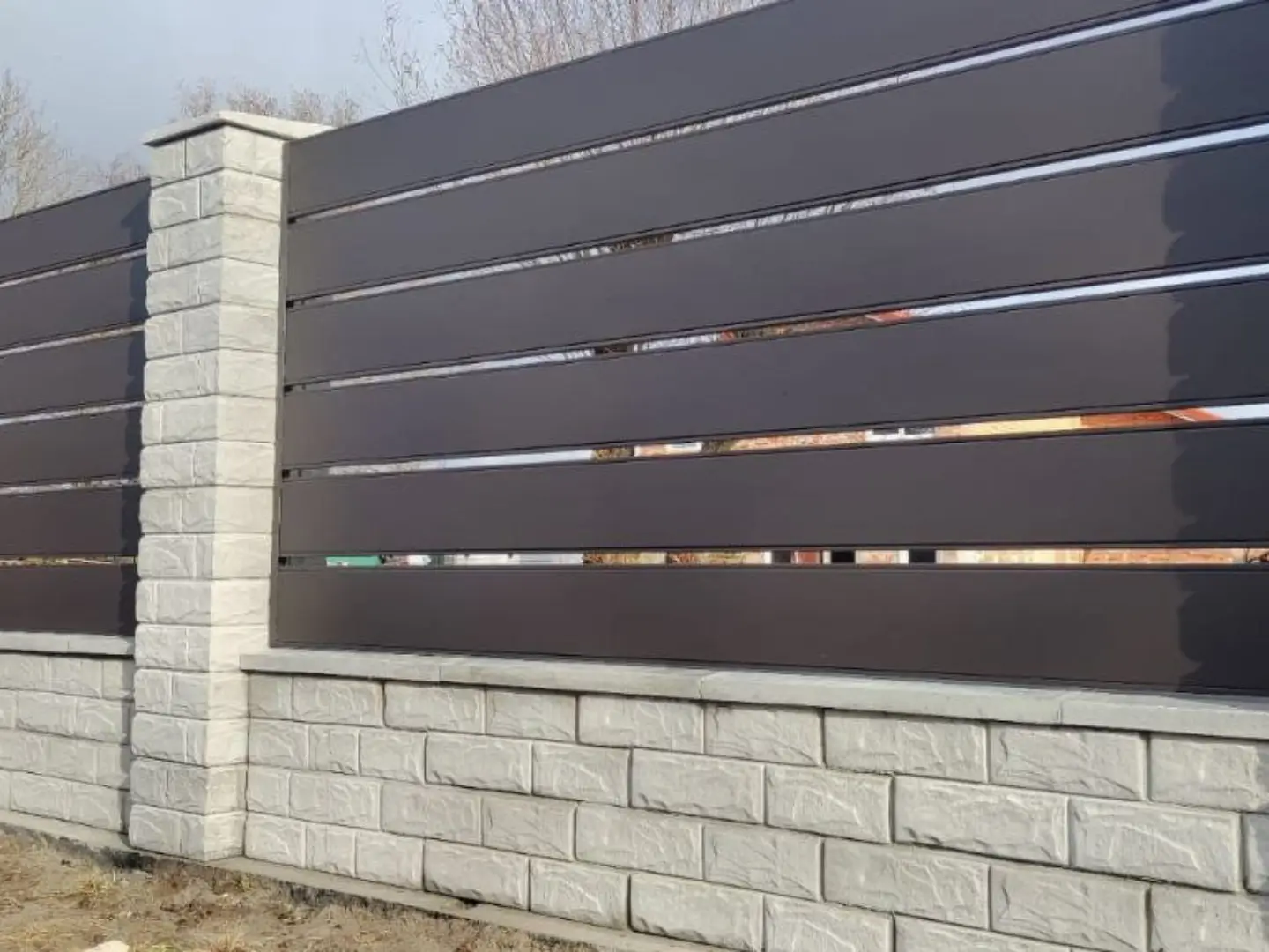 Забор-ранчо из металлопланкена 32м RAL8019 Темный Шоколад МАТТЕ фото 3 в Твери